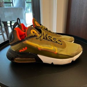 Nike women 8.5 almost new ( one used )